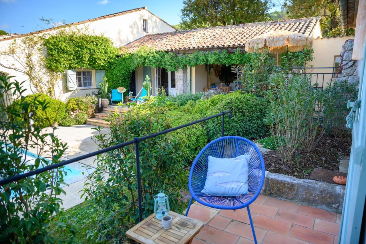ムジャン Le Mas De La Source Bed & Breakfast エクステリア 写真