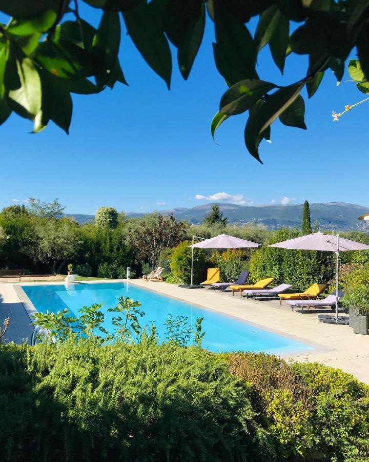 ムジャン Le Mas De La Source Bed & Breakfast エクステリア 写真