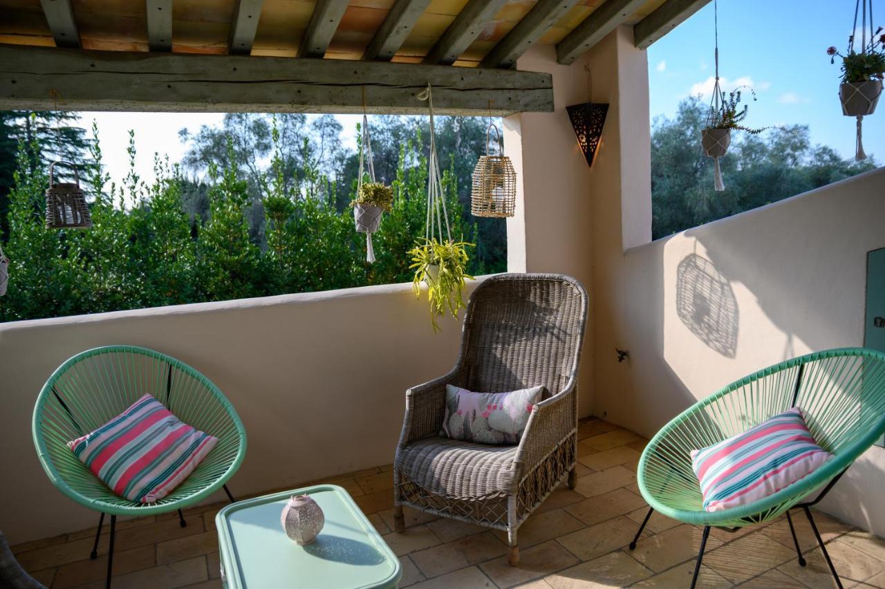 ムジャン Le Mas De La Source Bed & Breakfast エクステリア 写真