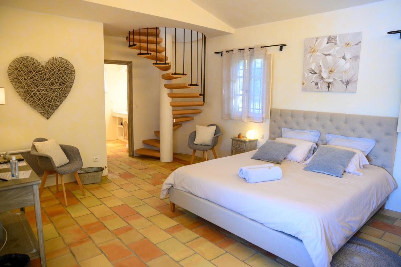 ムジャン Le Mas De La Source Bed & Breakfast エクステリア 写真