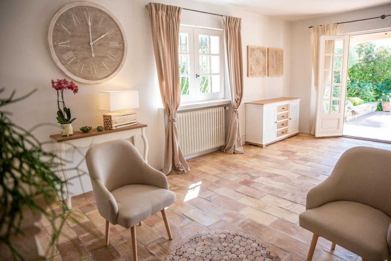 ムジャン Le Mas De La Source Bed & Breakfast エクステリア 写真