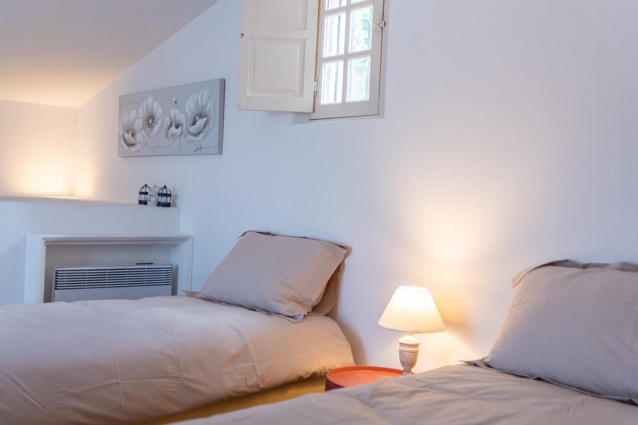 ムジャン Le Mas De La Source Bed & Breakfast エクステリア 写真